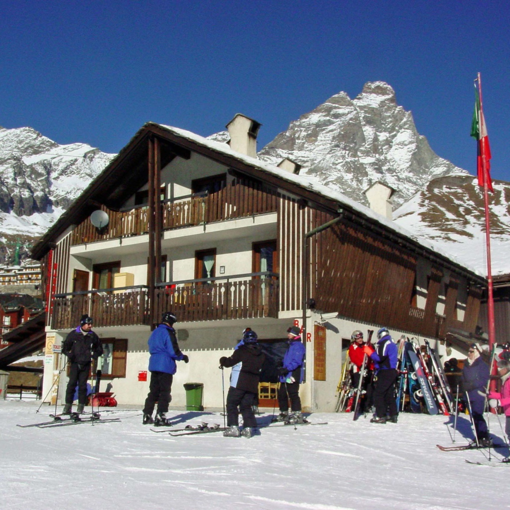 Горнолыжная база на курорте Червиния, Италия