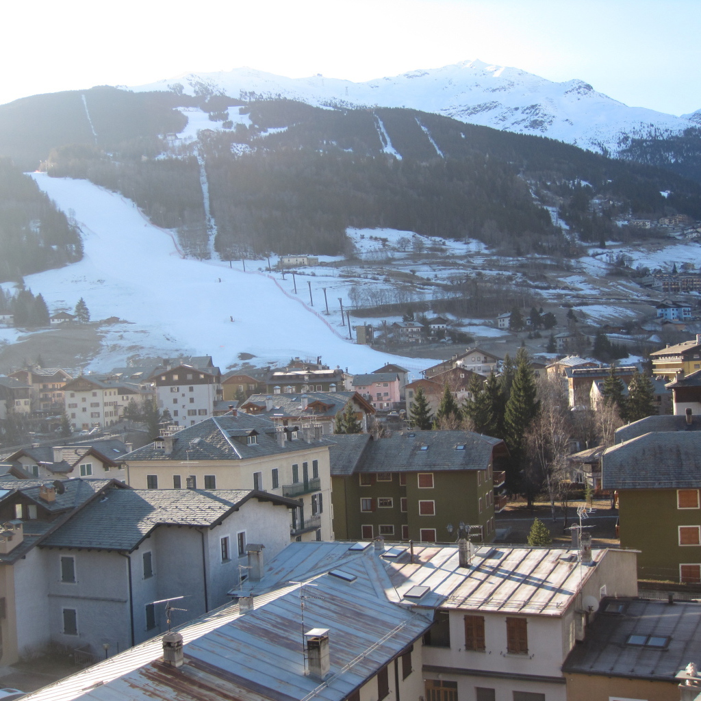 Горнолыжная трасса на курорте в Бормио, Италия