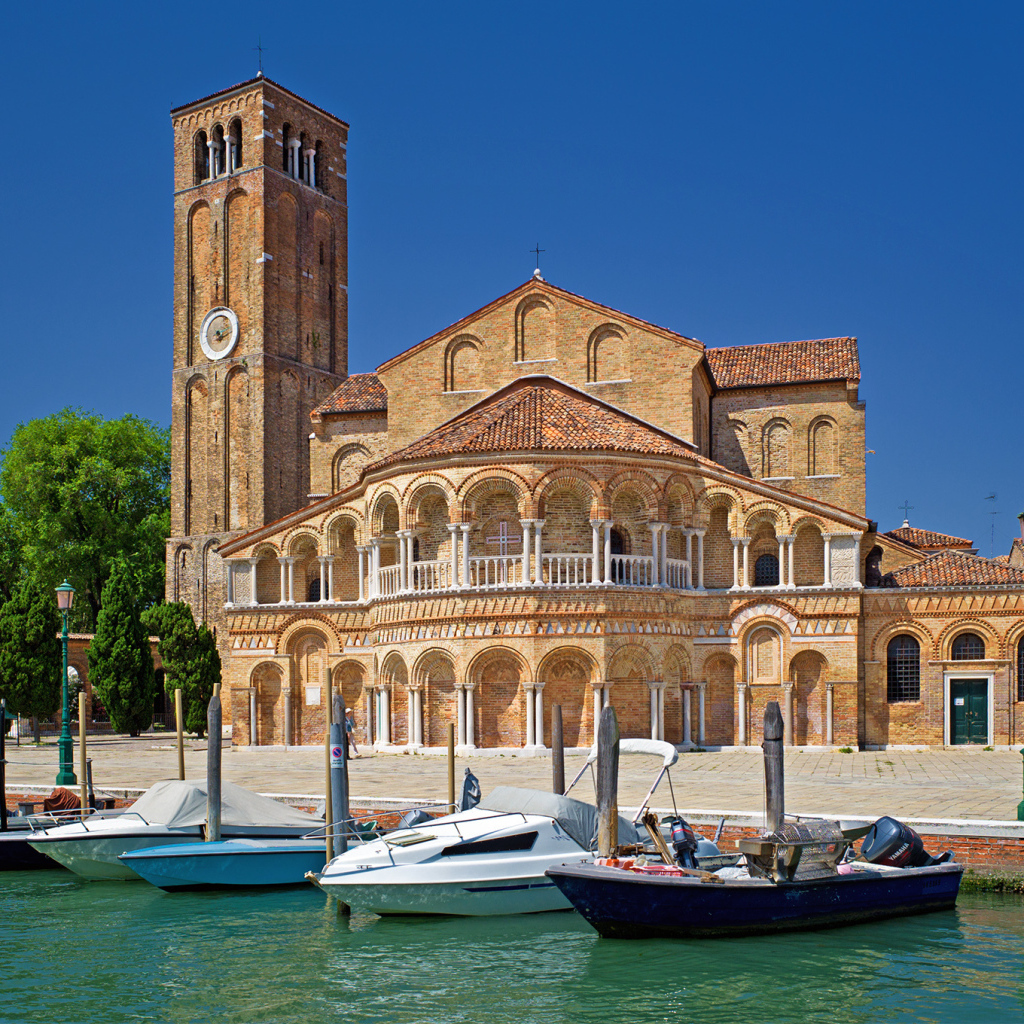 Базилика святой Марии на острове Мурано, Италия