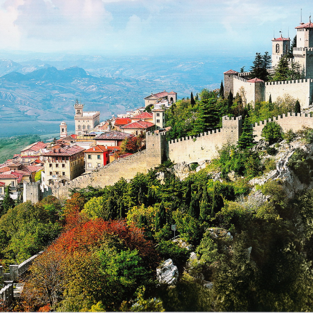 Республика Сан Марино, Италия