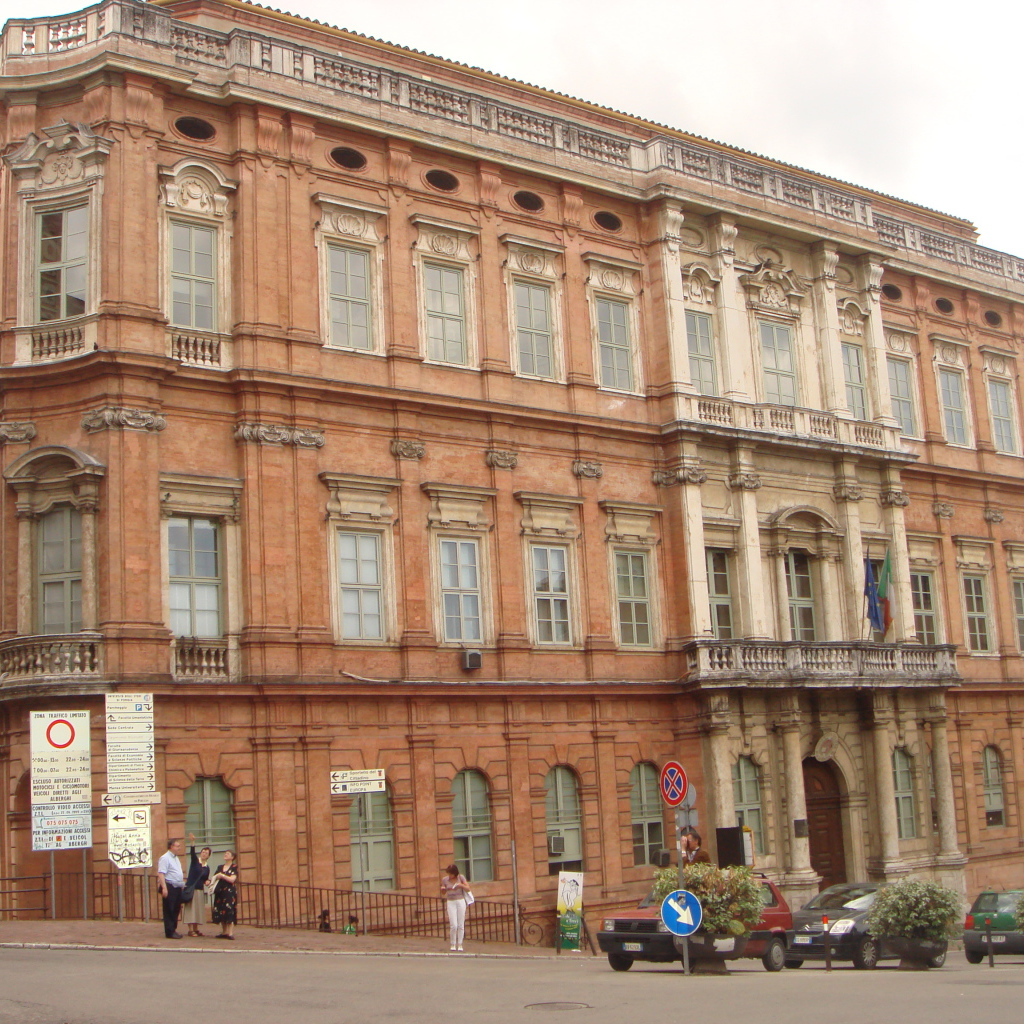 Университет в Перудже, Италия