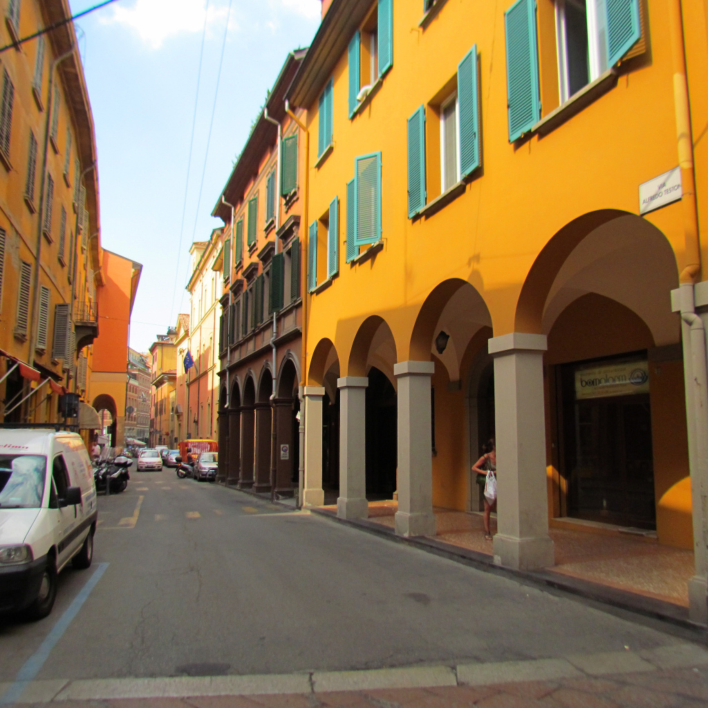 Прогулка по улицам на курорте в Монтекатини Терме, Италия