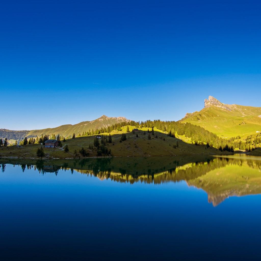 Красивое озеро в Швейцарии