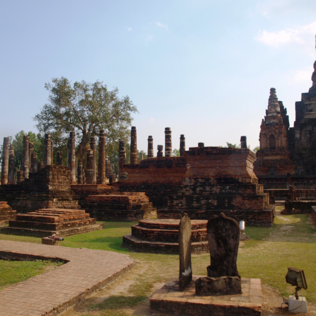 Старинный храм на курорте Лопбури, Таиланд