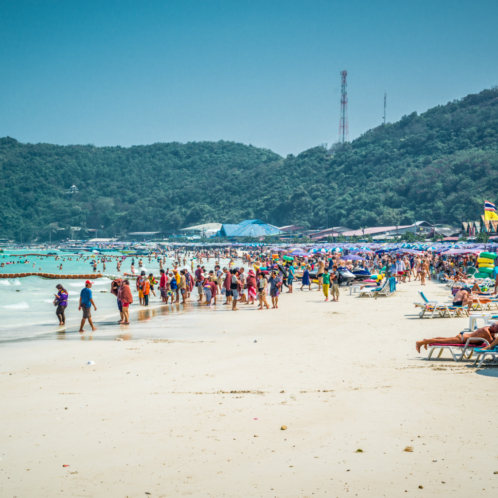 Осенний отдых на курорте острова Ко Лан, Таиланд