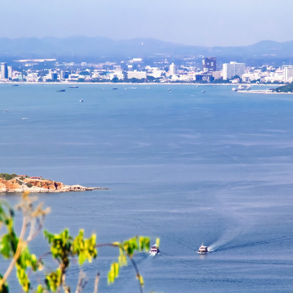 Город на курорте острова Ко Лан, Таиланд