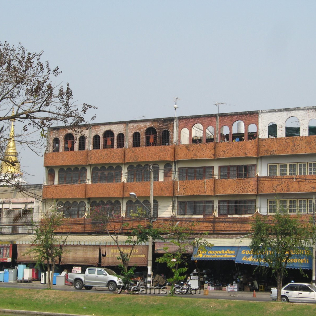 Городская улица на острове Чанг, Таиланд