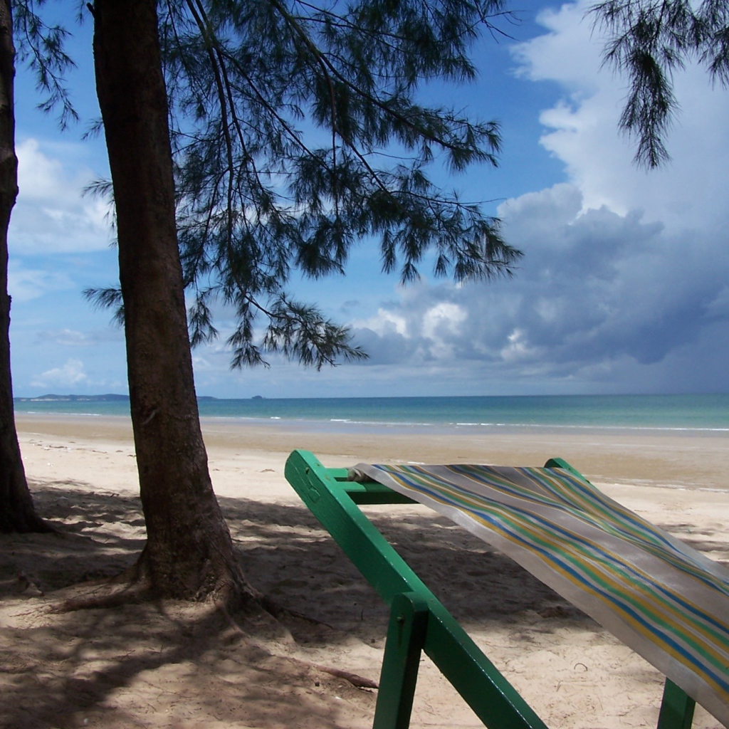 Золотой пляж на курорте Районг, Таиланд