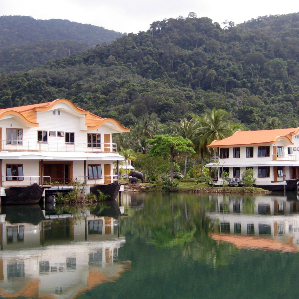 Гостиница на плаву на острове Чанг, Таиланд