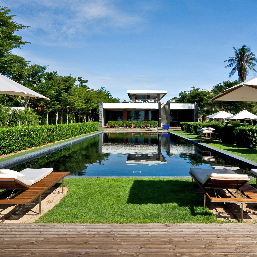 Бассейн в отеле на курорте Ча Ам, Таиланд