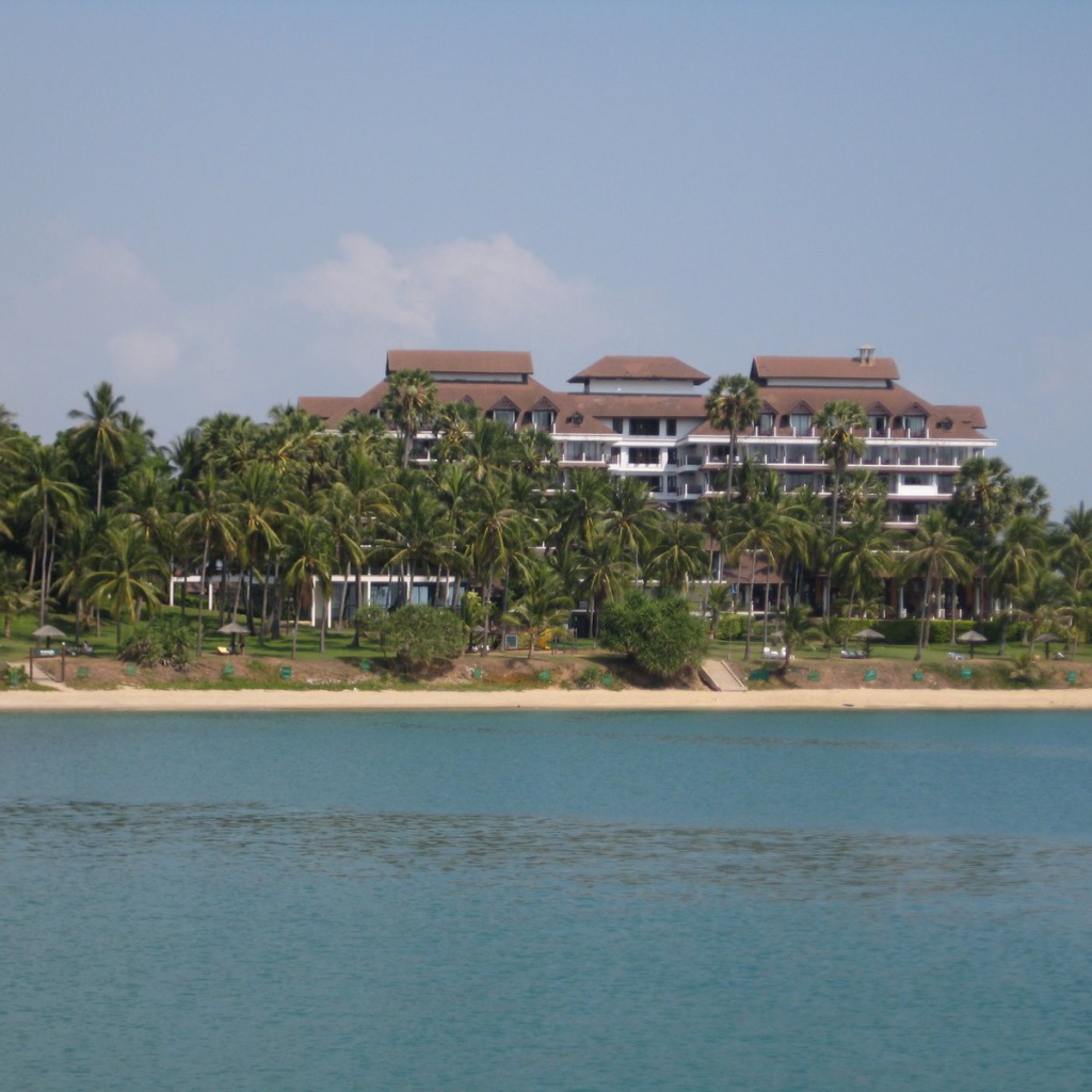Отель на побережье на курорте Районг, Таиланд