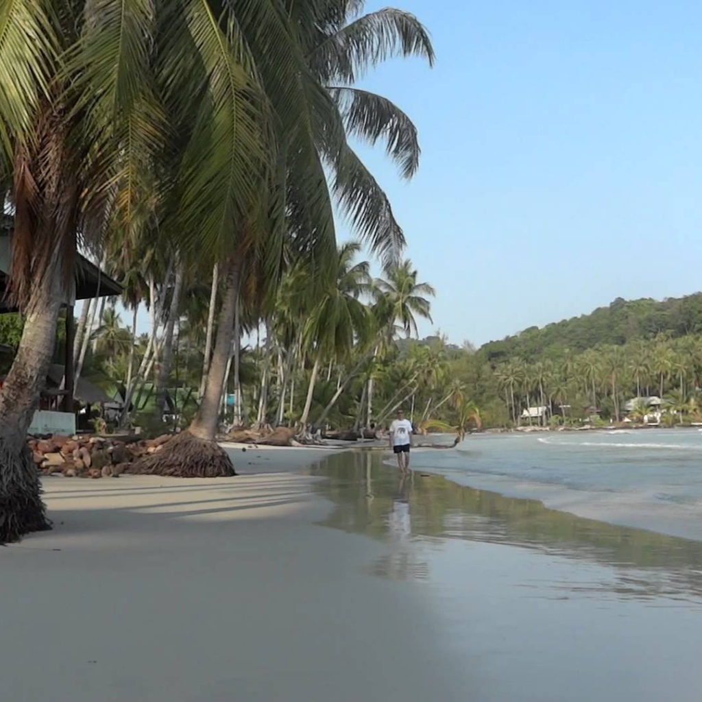 Отдых на пляже на острове Ко Куд, Таиланд