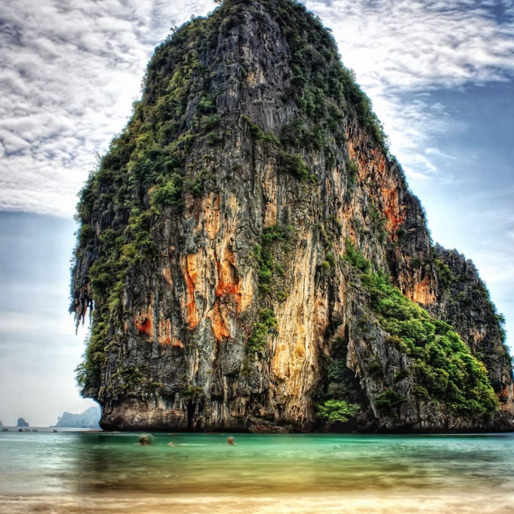 Скала в Пхукете