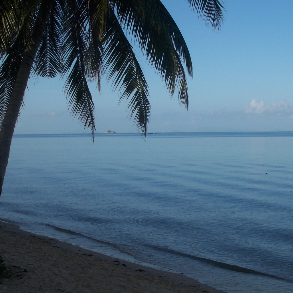 Волны прибоя на острове Панган, Таиланд
