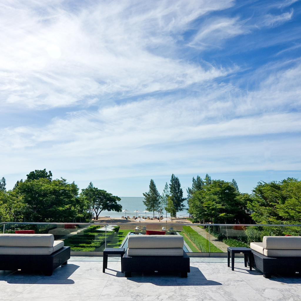 Террасса отеля на курорте Ча Ам, Таиланд