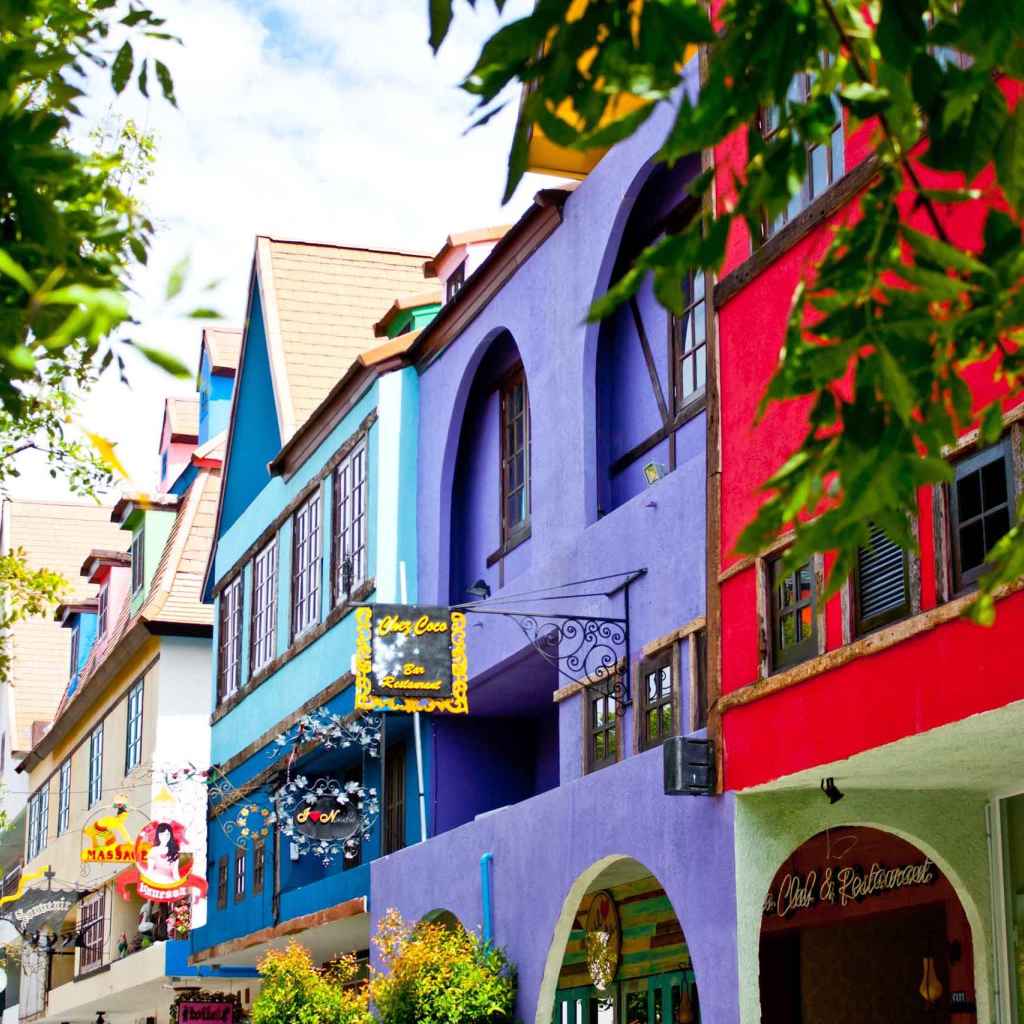 Городские улицы на курорте в Паттайе, Таиланд