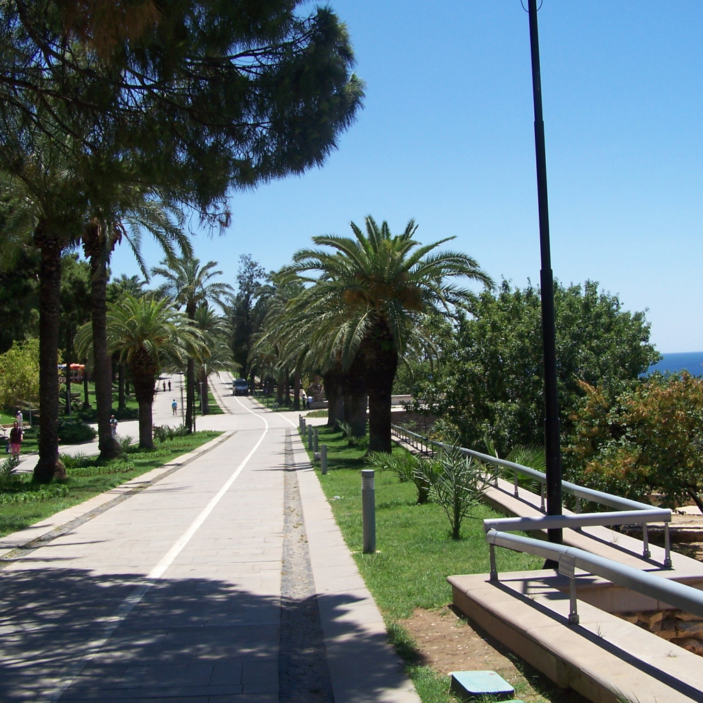 Городские улицы в Кушадасы, Турция