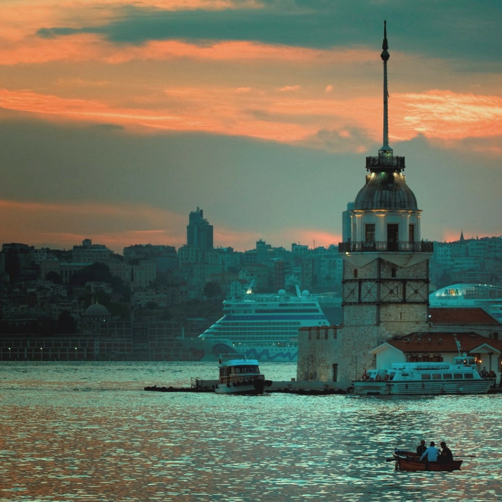 Пасмурный вечер в Стамбуле