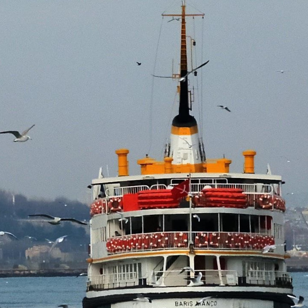 Прогулочный катер в Стамбуле