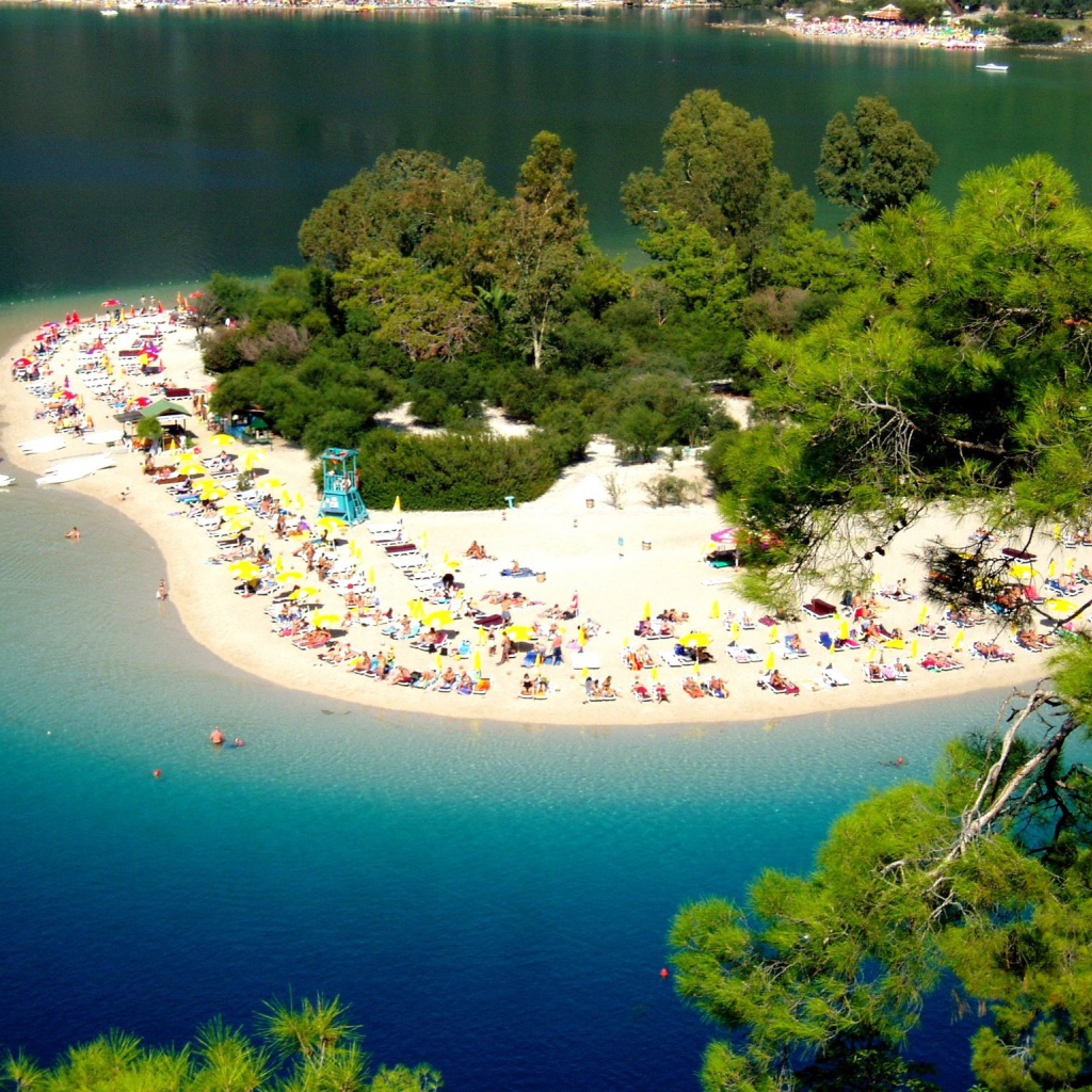 Отдых на пляже в Фетхие, Турция