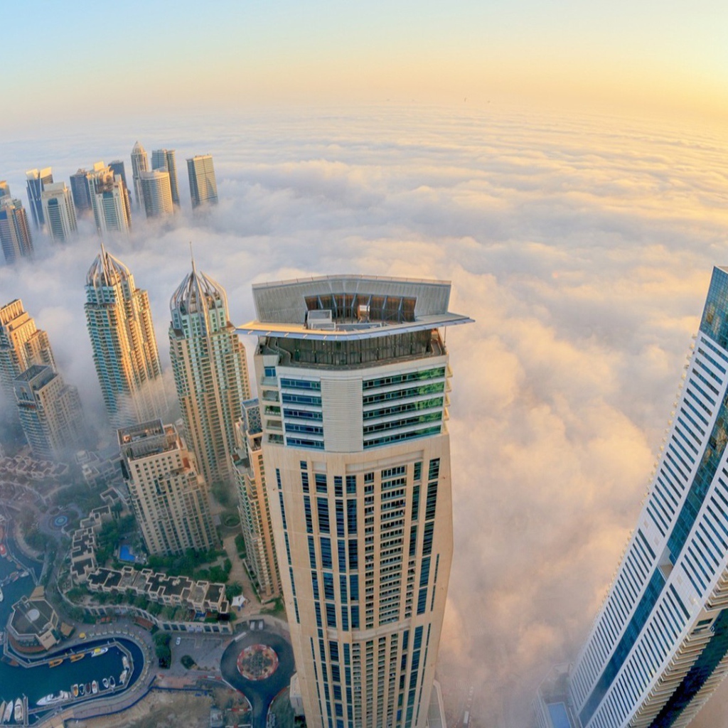 Густой туман в Дубаи