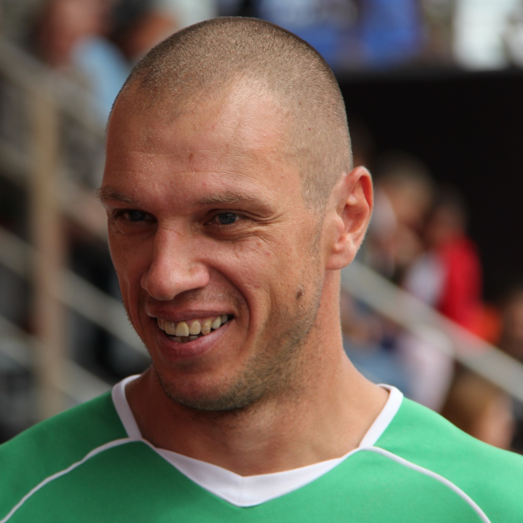 Alexander Filimonov Tula Arsenal goalie stands on background