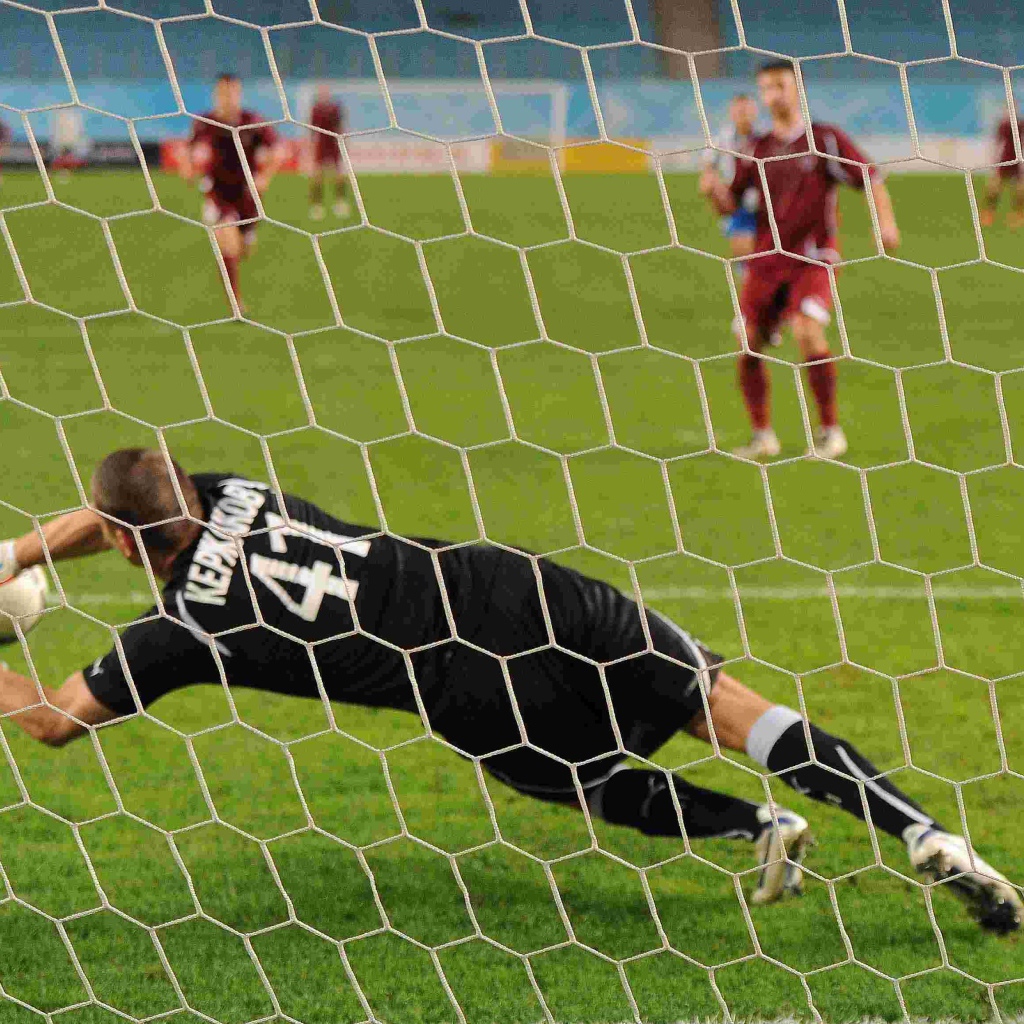 Михаил Кержаков вратарь Анжи