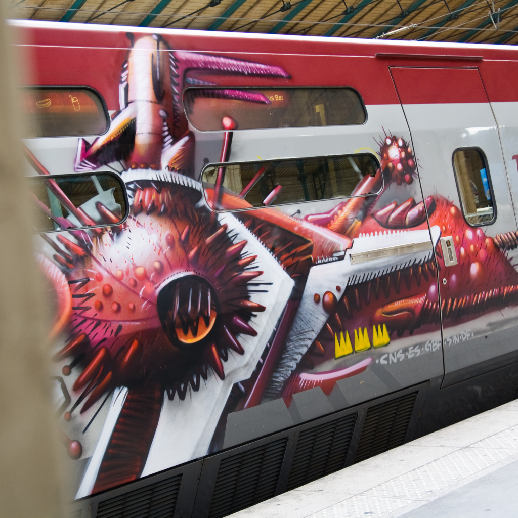 Красивое граффити на поезде