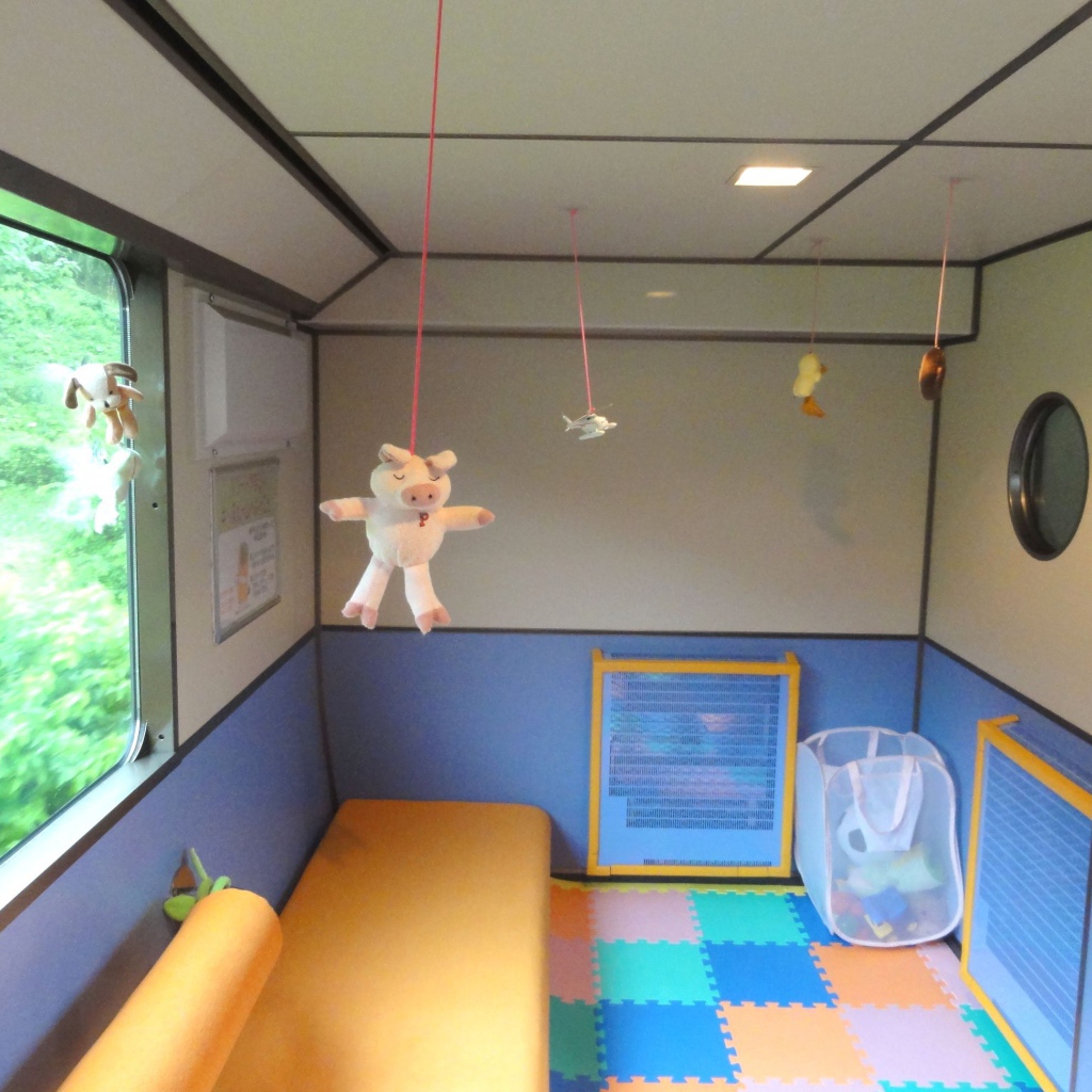 Детская комната на балконе