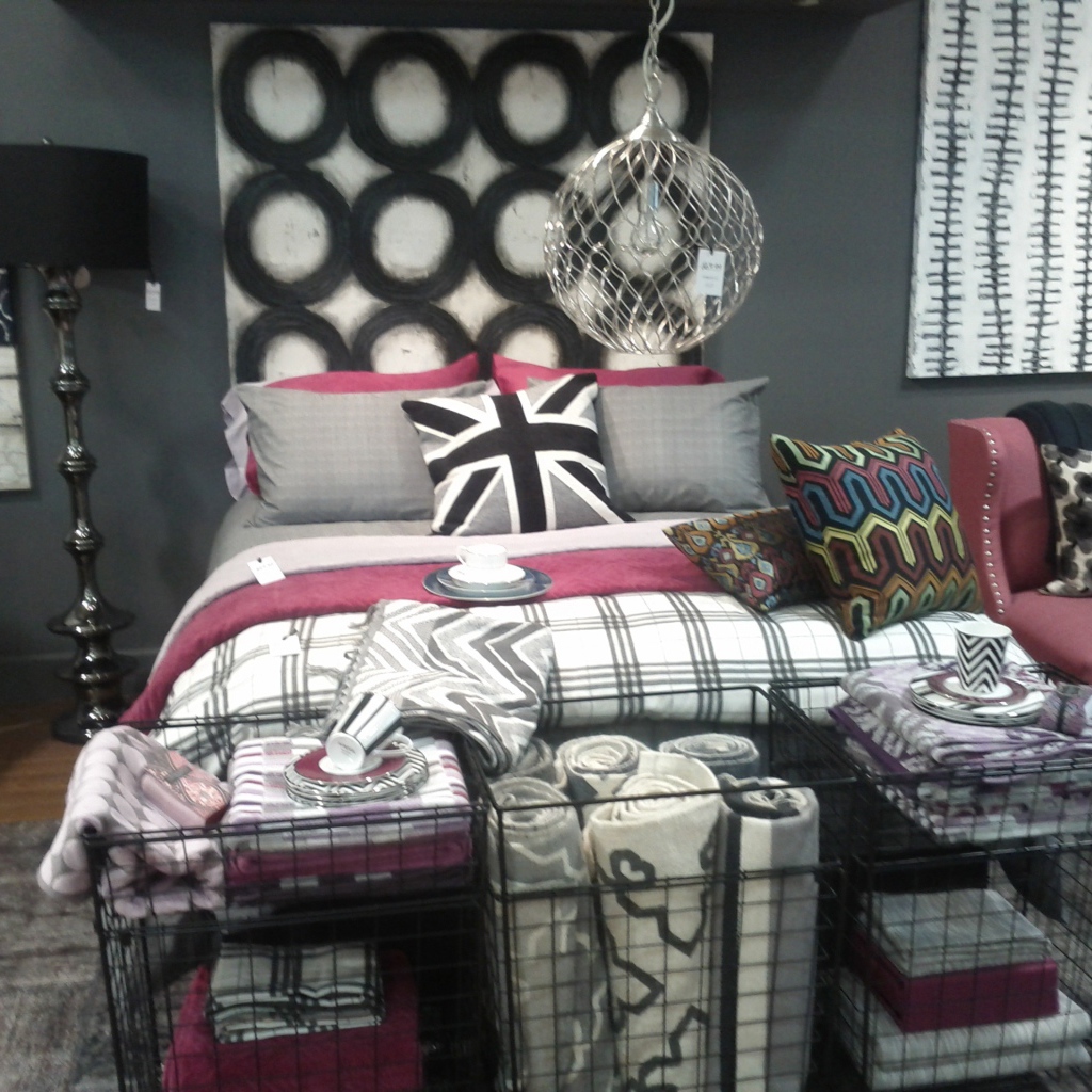 Темные тона в спальне