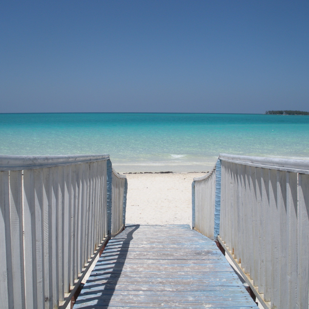 Спуск на пляж на курорте Кайо Гильермо, Куба