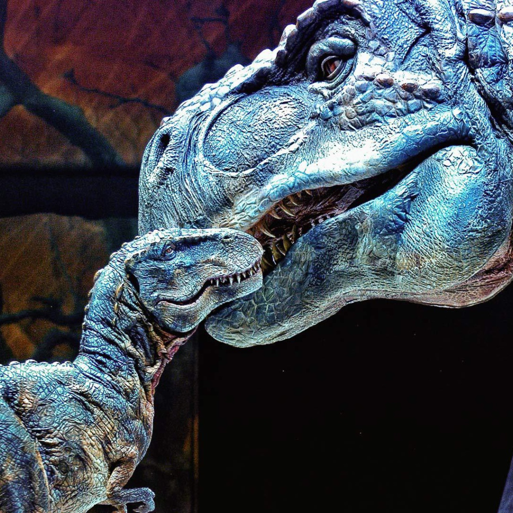 Динозавр с детенышем