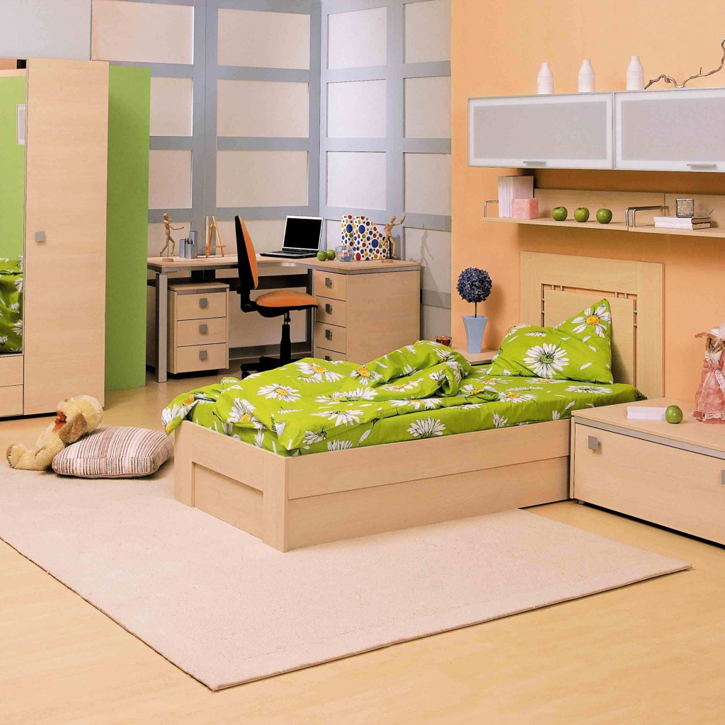 Зеленая постель в детской