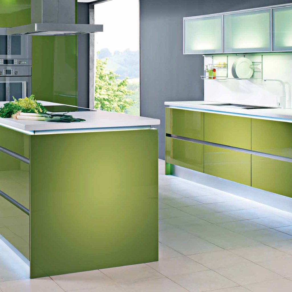 Зеленое оформление кухни