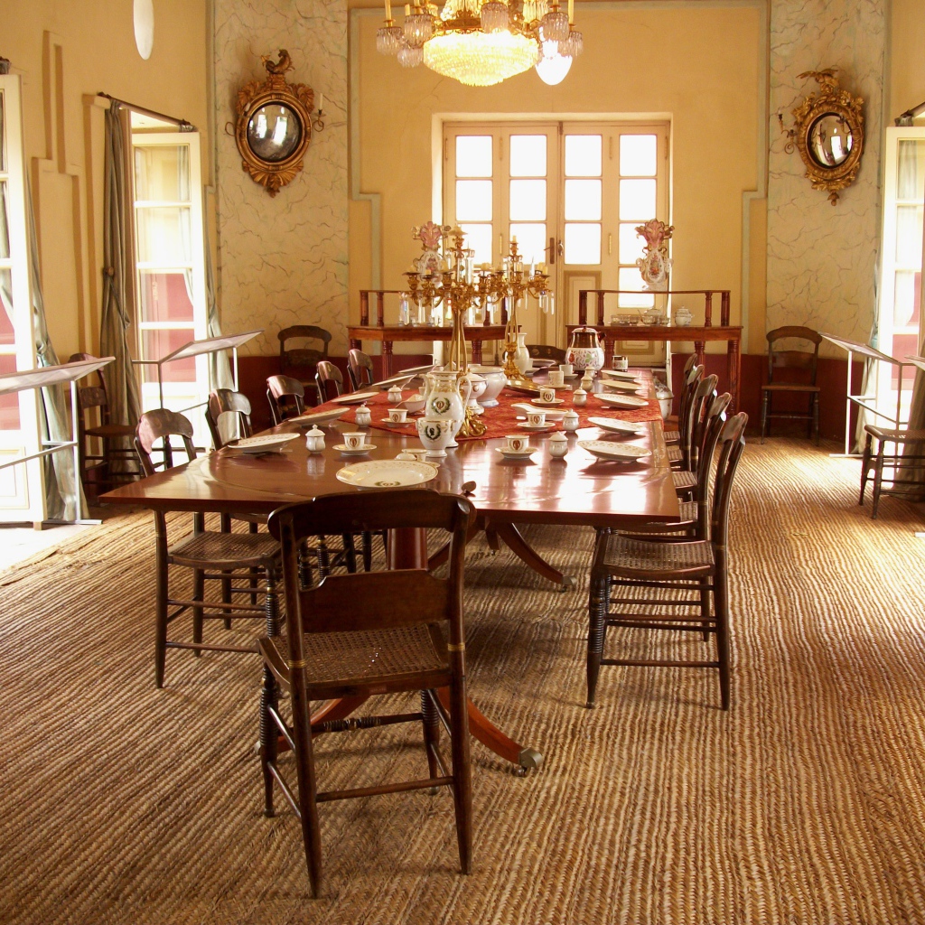 Интерьер большой столовой