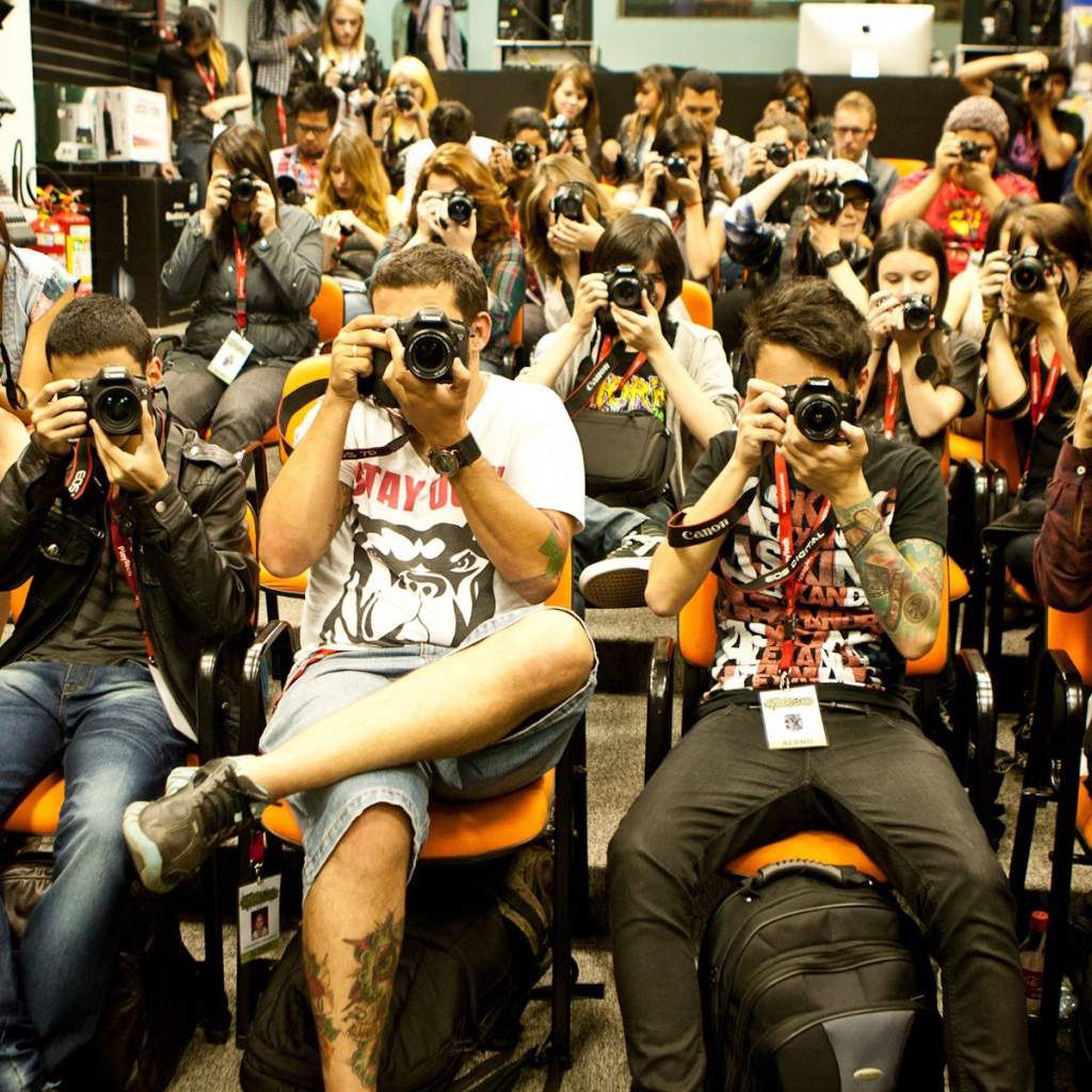 Журналист с татуировкой