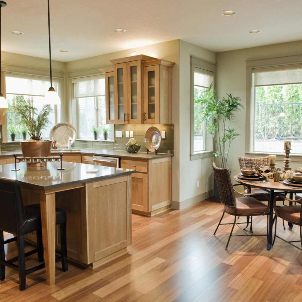 Кухня-столовая в доме