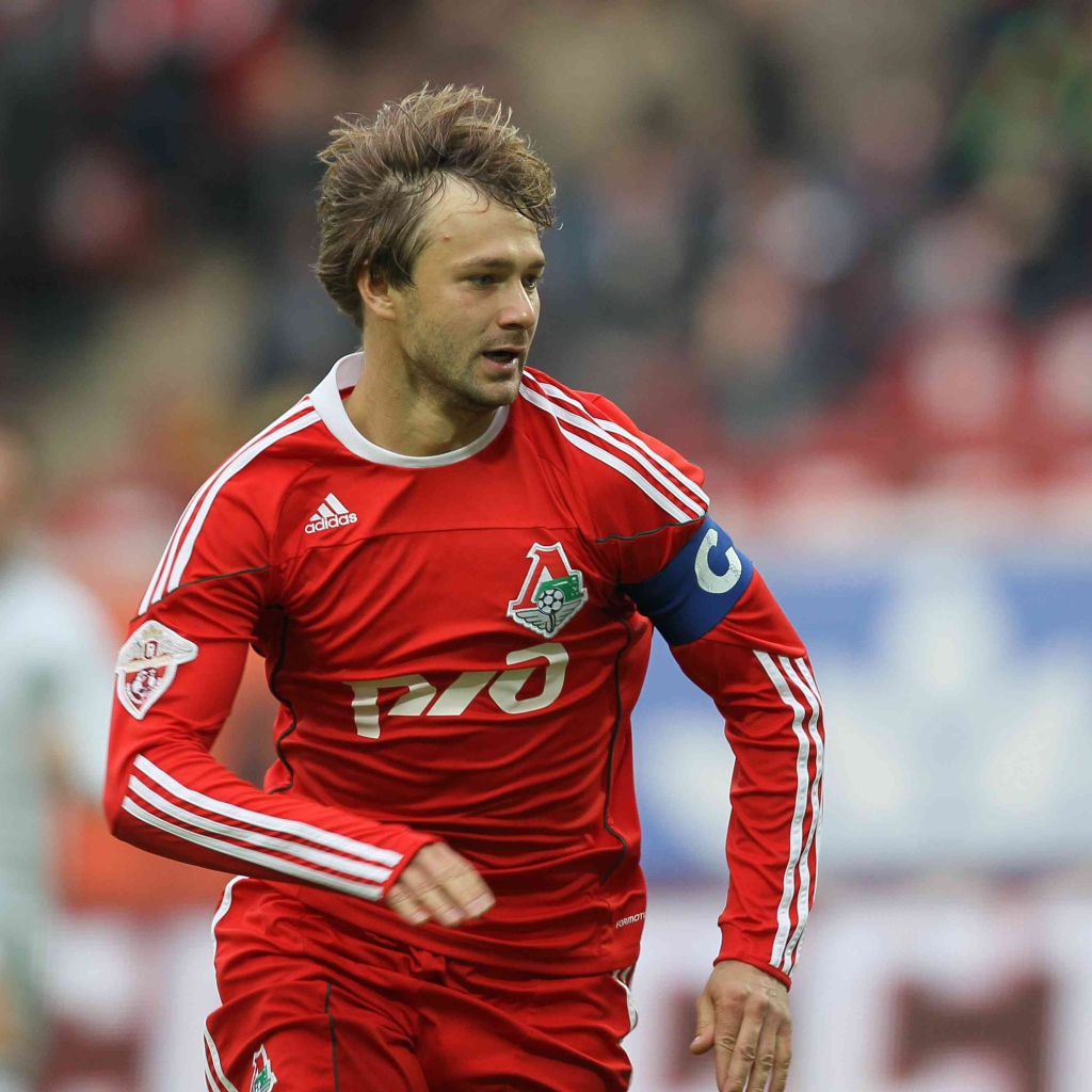 Дмитрий Сычев нападающий Локомотива на бегу