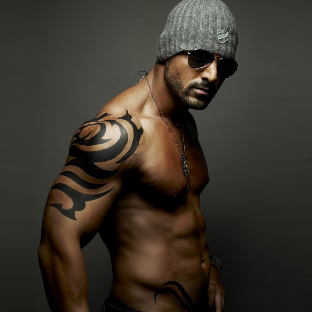 Дизайн мужской тату