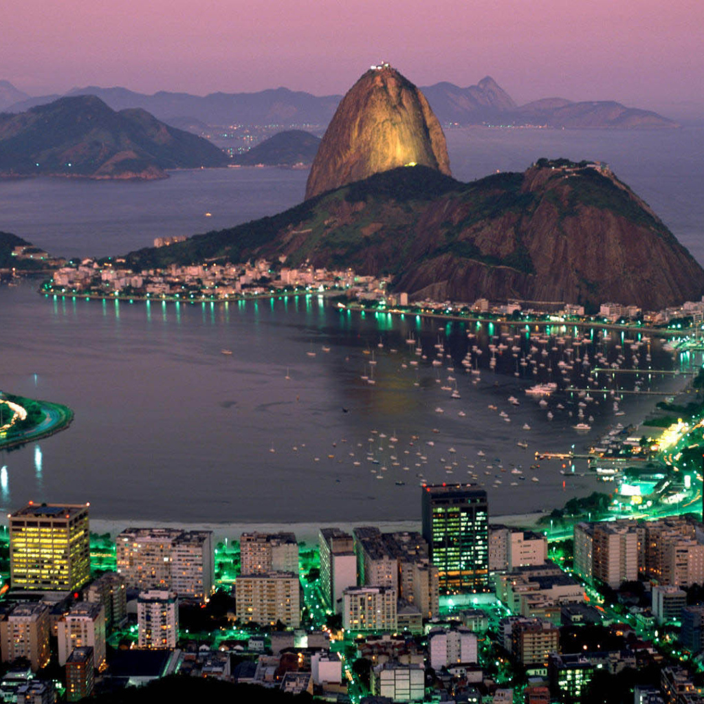 Панама ночью