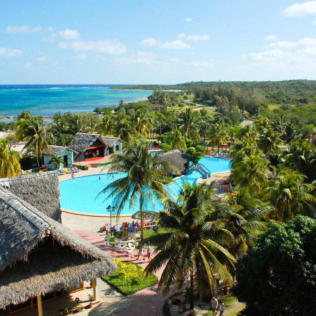 Панорама на курорте Гуардалавака, Куба