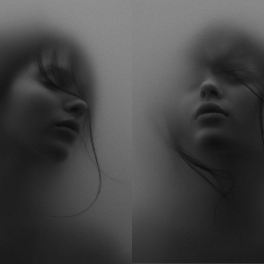 Фотография девушки в тумане