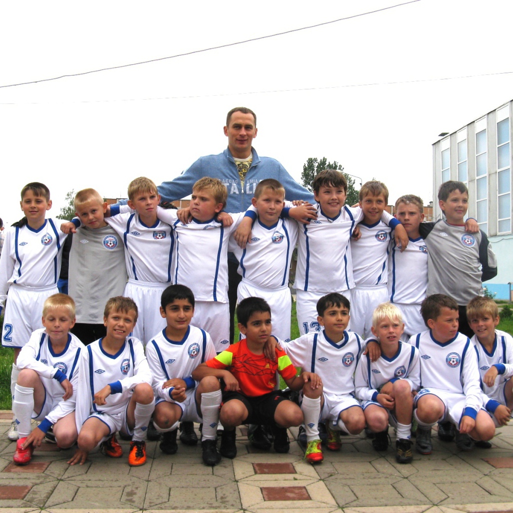 Rubin goalkeeper Sergei Ryzhikov with young fans
