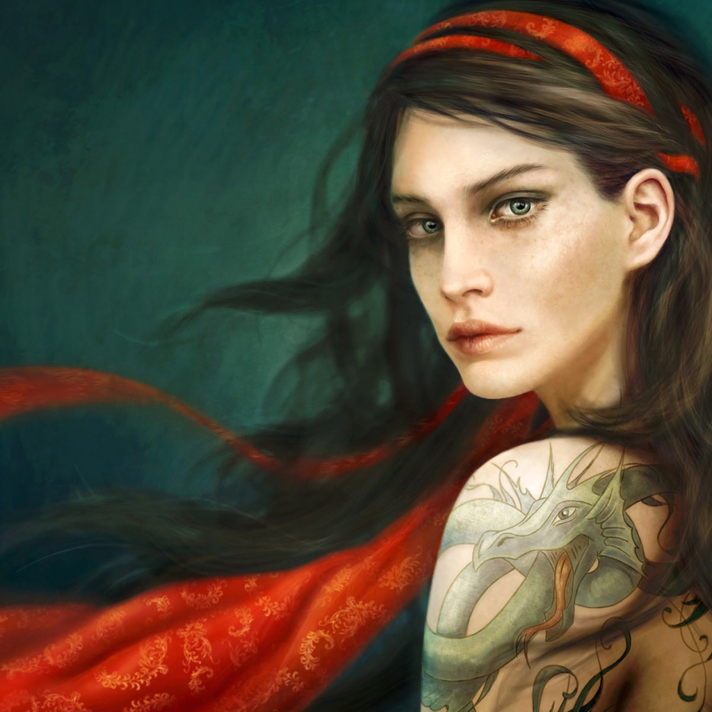 Грустная девушка с тату дракона на плече