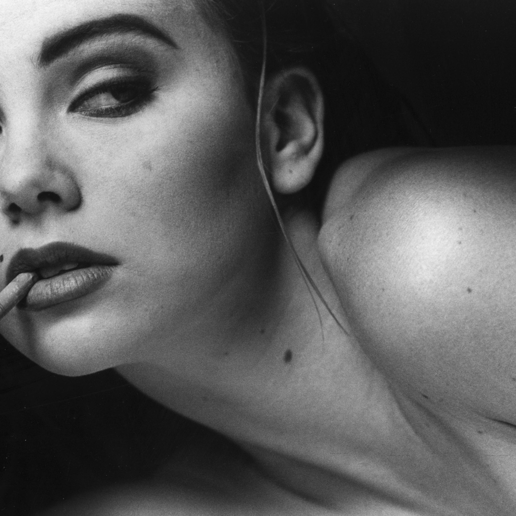 Саша Грей в постели