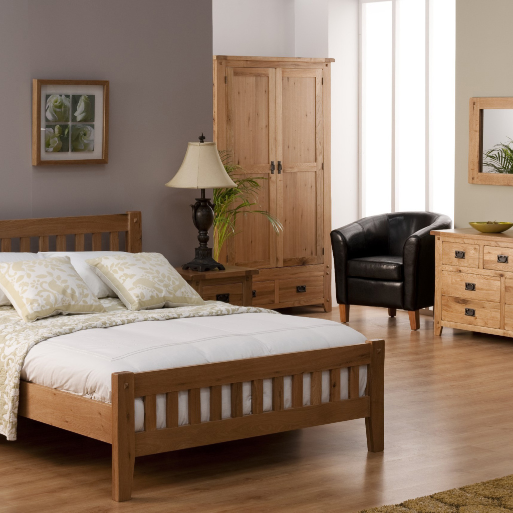 Стильная деревянная мебель для спальни