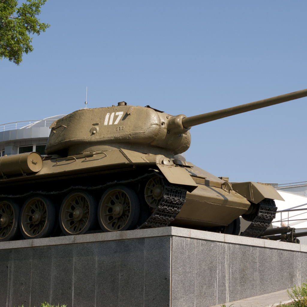 Танковые памятники Днепропетровск
