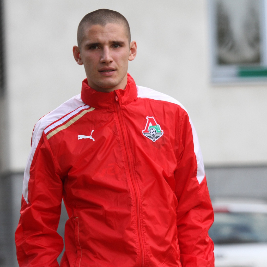 Тарас Бурлак защитник Локомотива