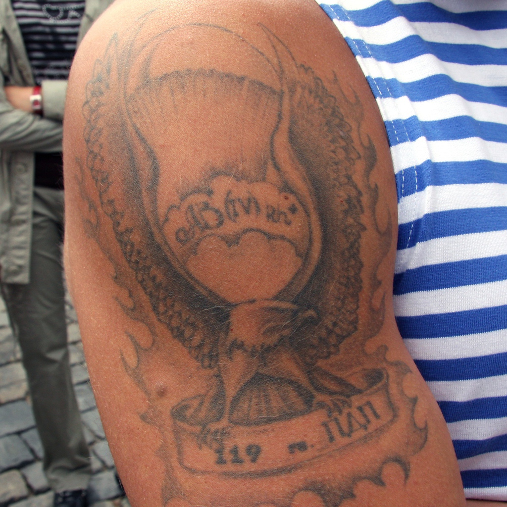 Тату у десантника