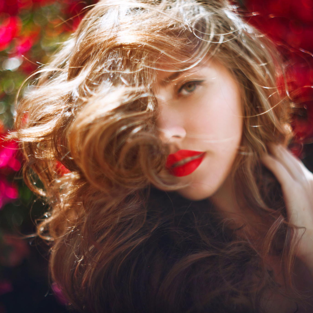 Фотография красивой девушки